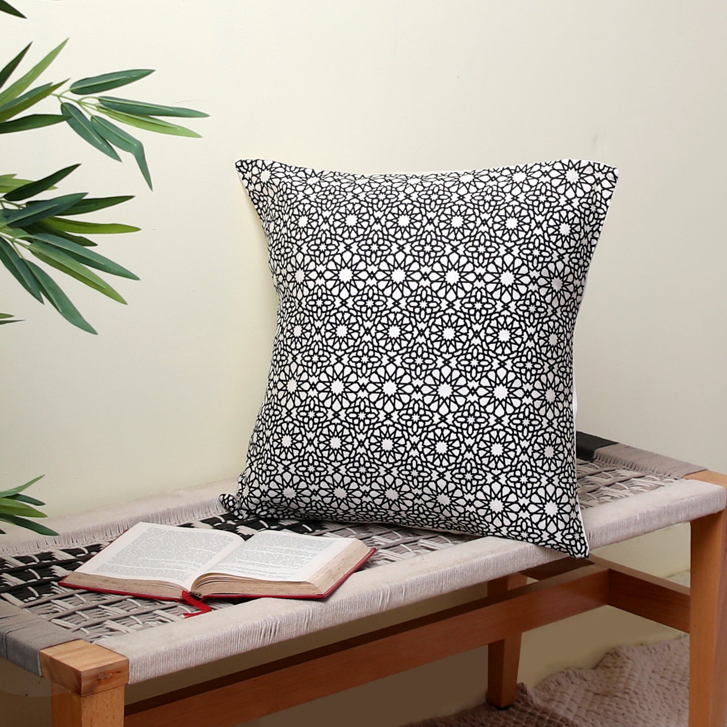 Geometric Pattern Black Cushion Cover 45x45 (cm)